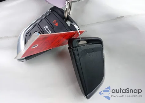 2022 BMW 330I xDrive z USA, uszkodzony, nr VIN 3MW5R7J07N8C33791